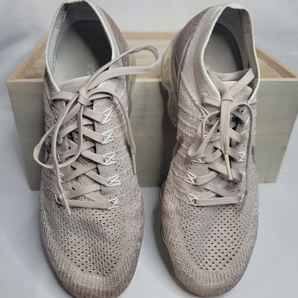 Nike- VaporMax- Flyknit- Women's Running shoes- Khaki/tan color- size 10 - Picture 6 of 10